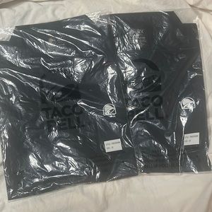 Lot of 2 Men’s Taco Bell Manager’s Button Up Shirts. Short Sleeved